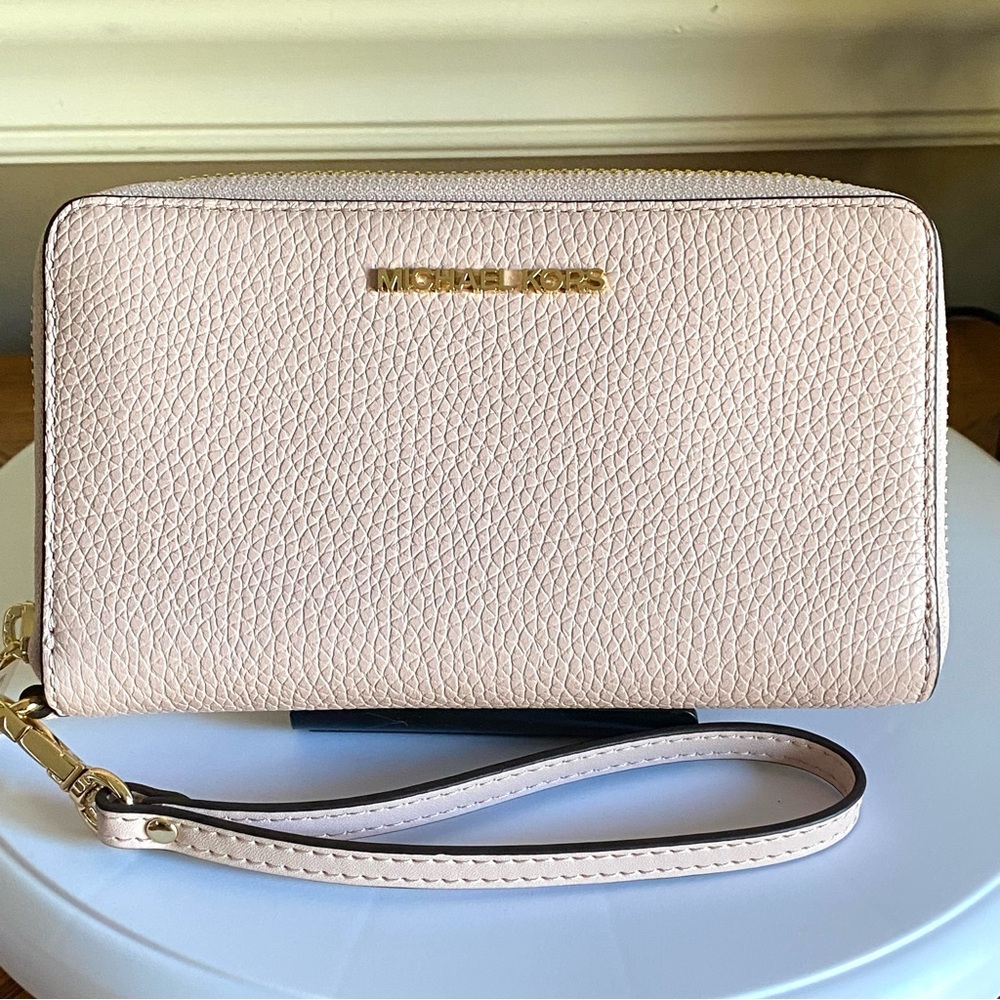 Michael Kors Jet Set Travel Large Pebble Leather Powder Blush zip around wallet - Picture 2 of 11